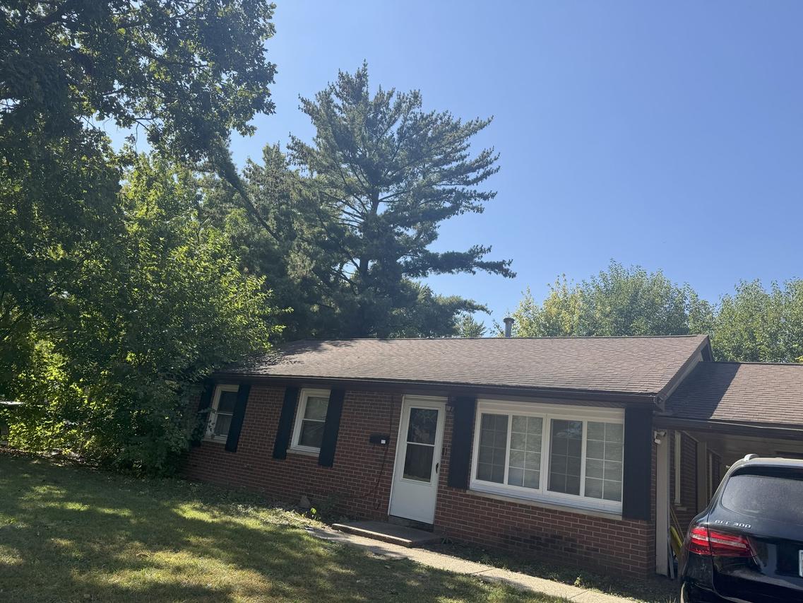 1315 Williamsburg Dr., Champaign, IL 61821