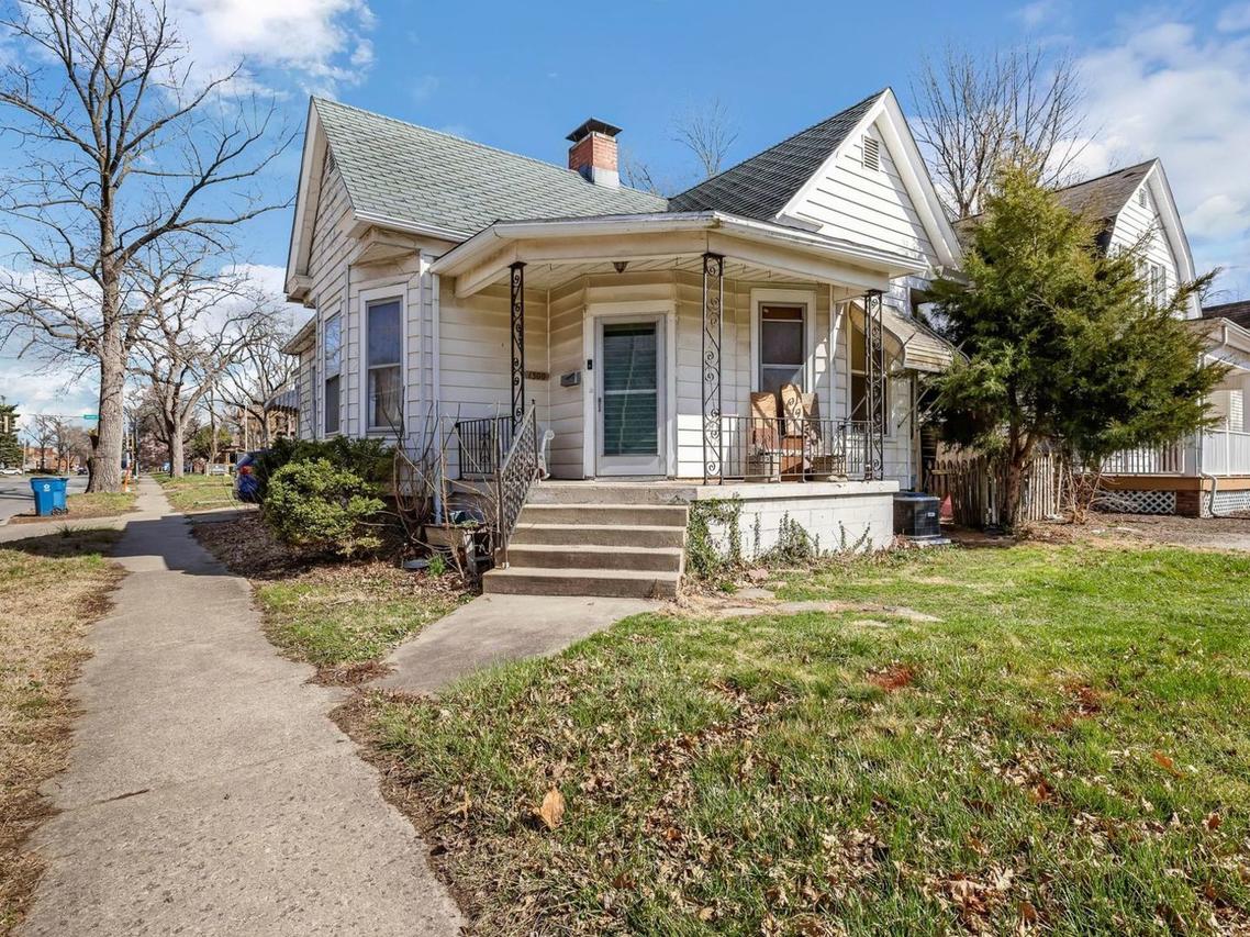 1300 S Walnut St., Springfield, IL 62704