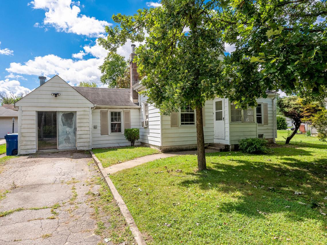 6945 W 96th Pl., Oak Lawn, IL 60453