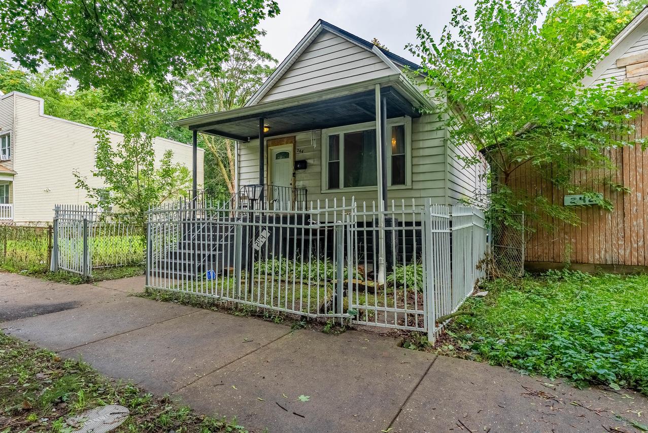 244 W 117th St., Chicago, IL 60628