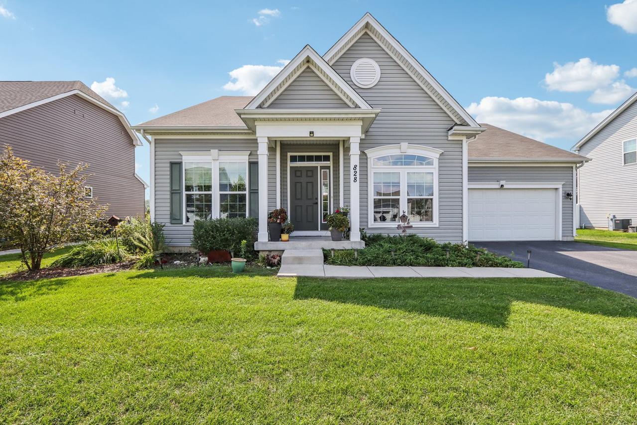 828 Mario Ln., Gilberts, IL 60136