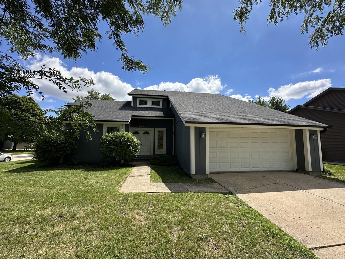 2075 Valley Creek Dr., Elgin, IL 60123