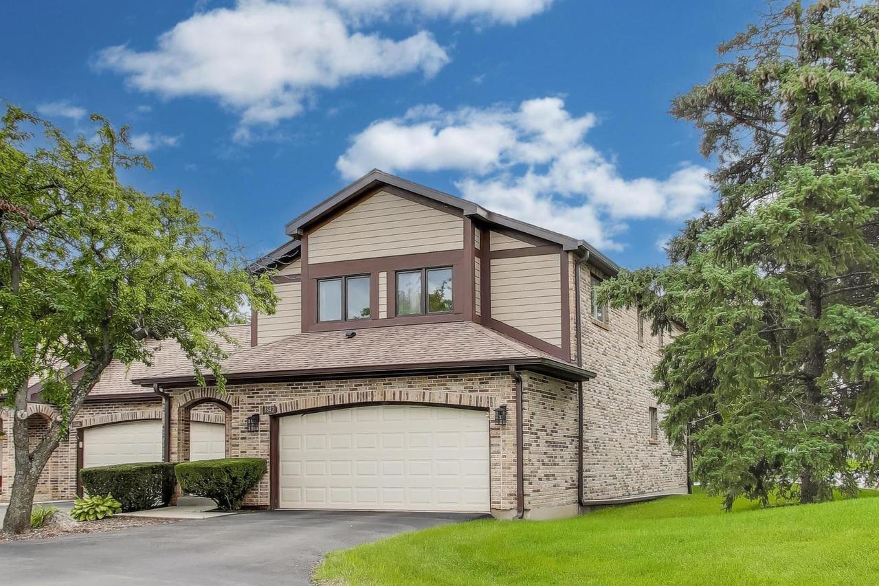 1842 Golf View Dr., Bartlett, IL 60103