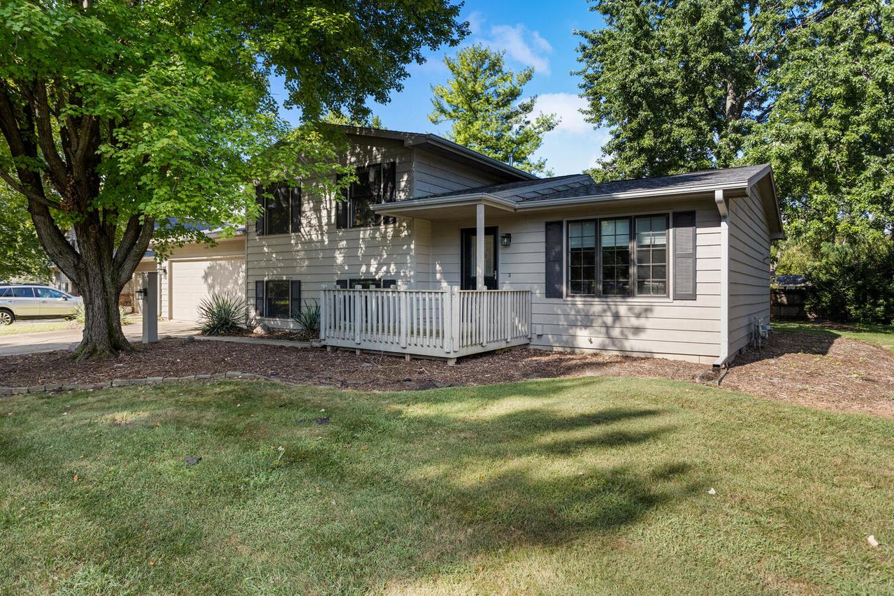 1904 Barberry Cir., Champaign, IL 61821