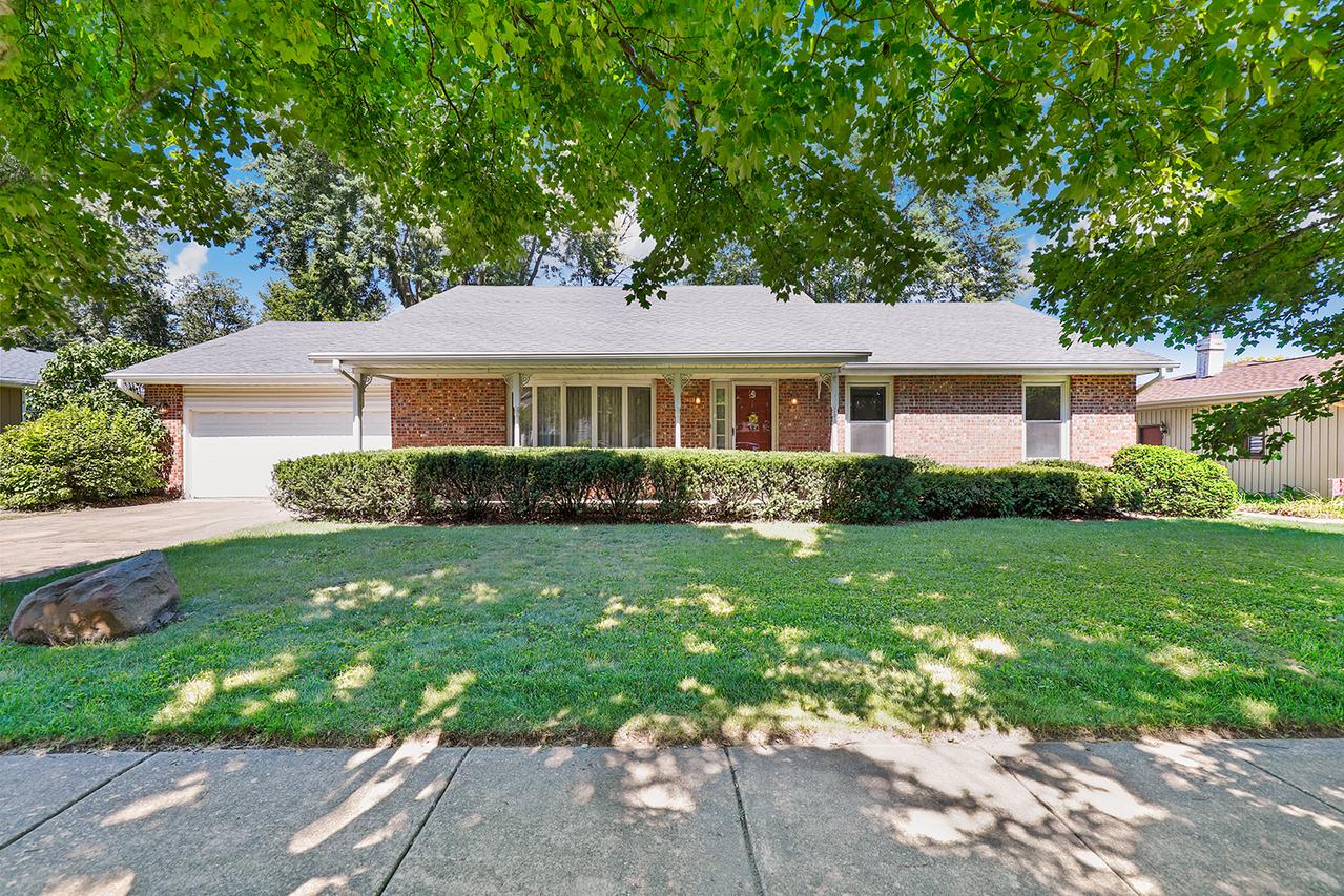 727 Woodstock Ln., Bourbonnais, IL 60914