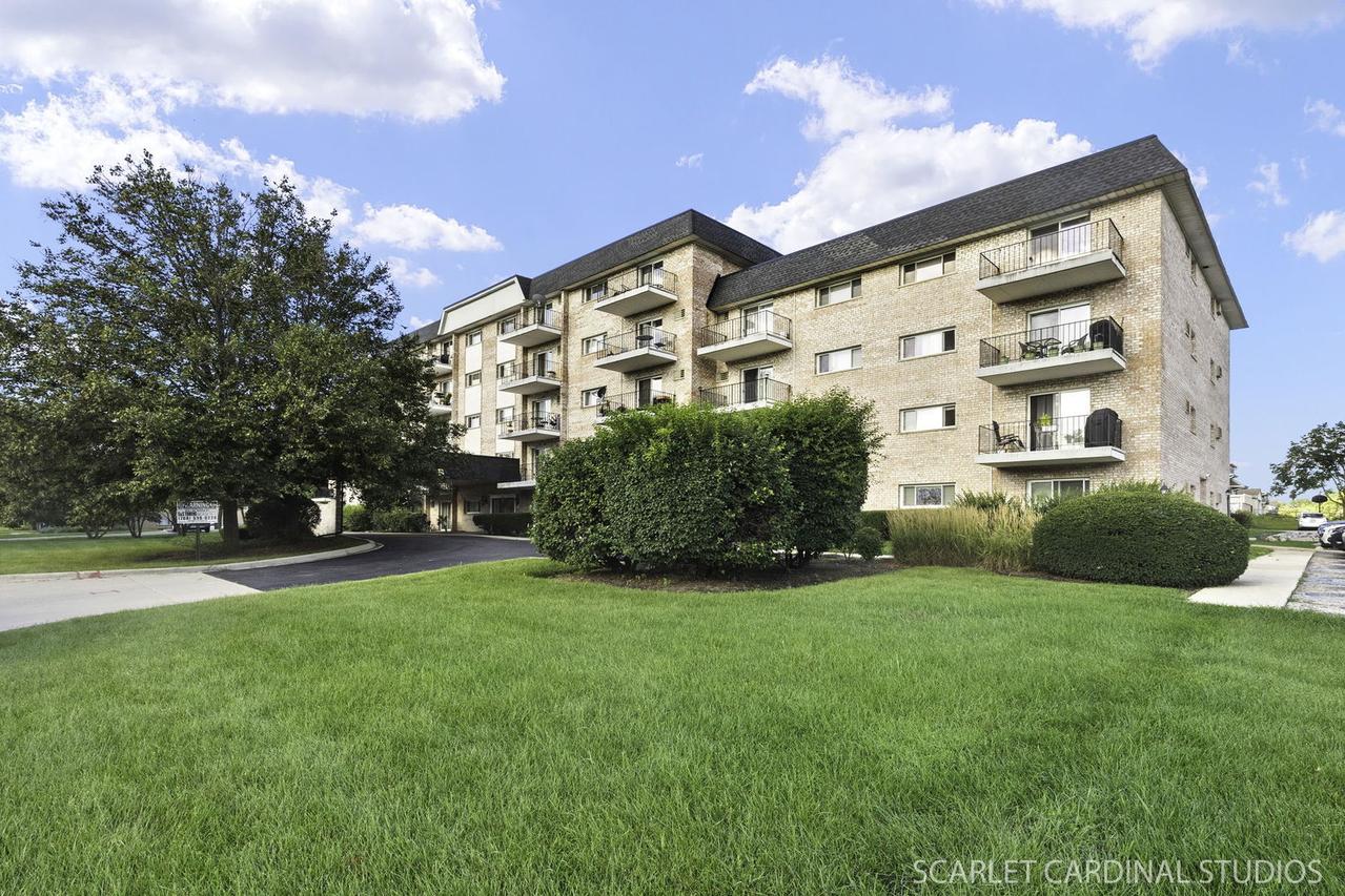 1000 S Lorraine Rd. #412, Wheaton, IL 60189