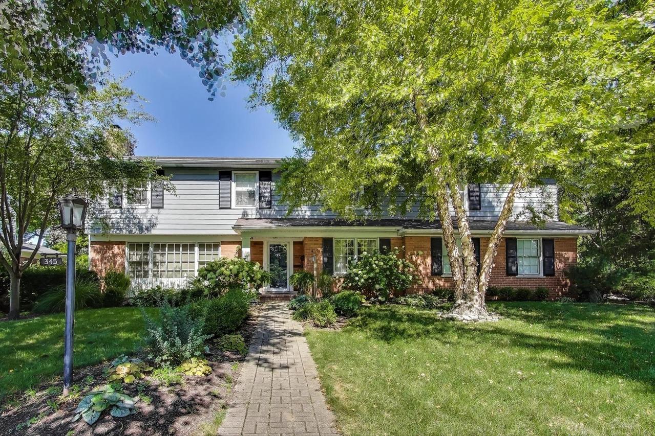 345 S Windsor Dr., Arlington Heights, IL 60004