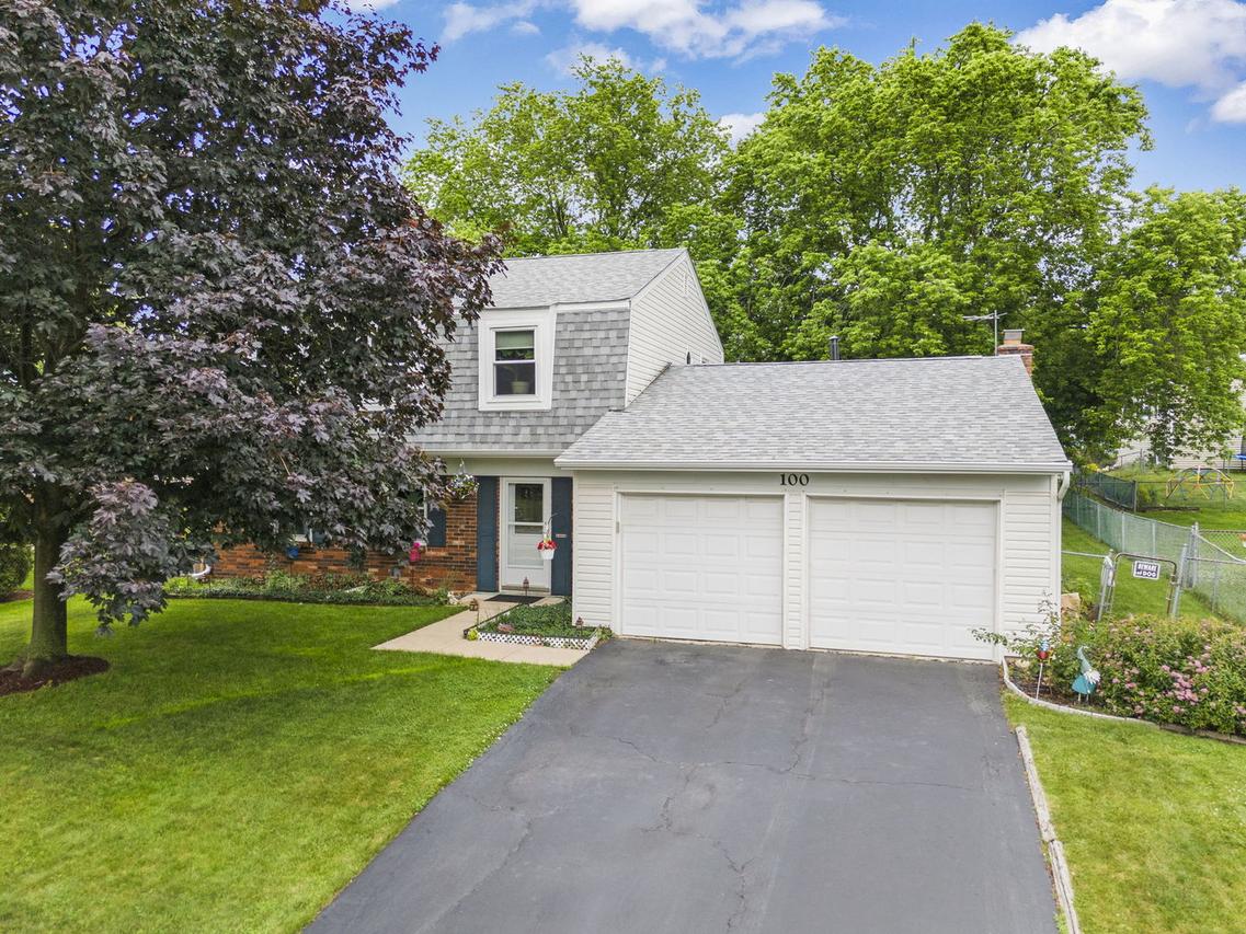 100 Ellington Dr., Schaumburg, IL 60194