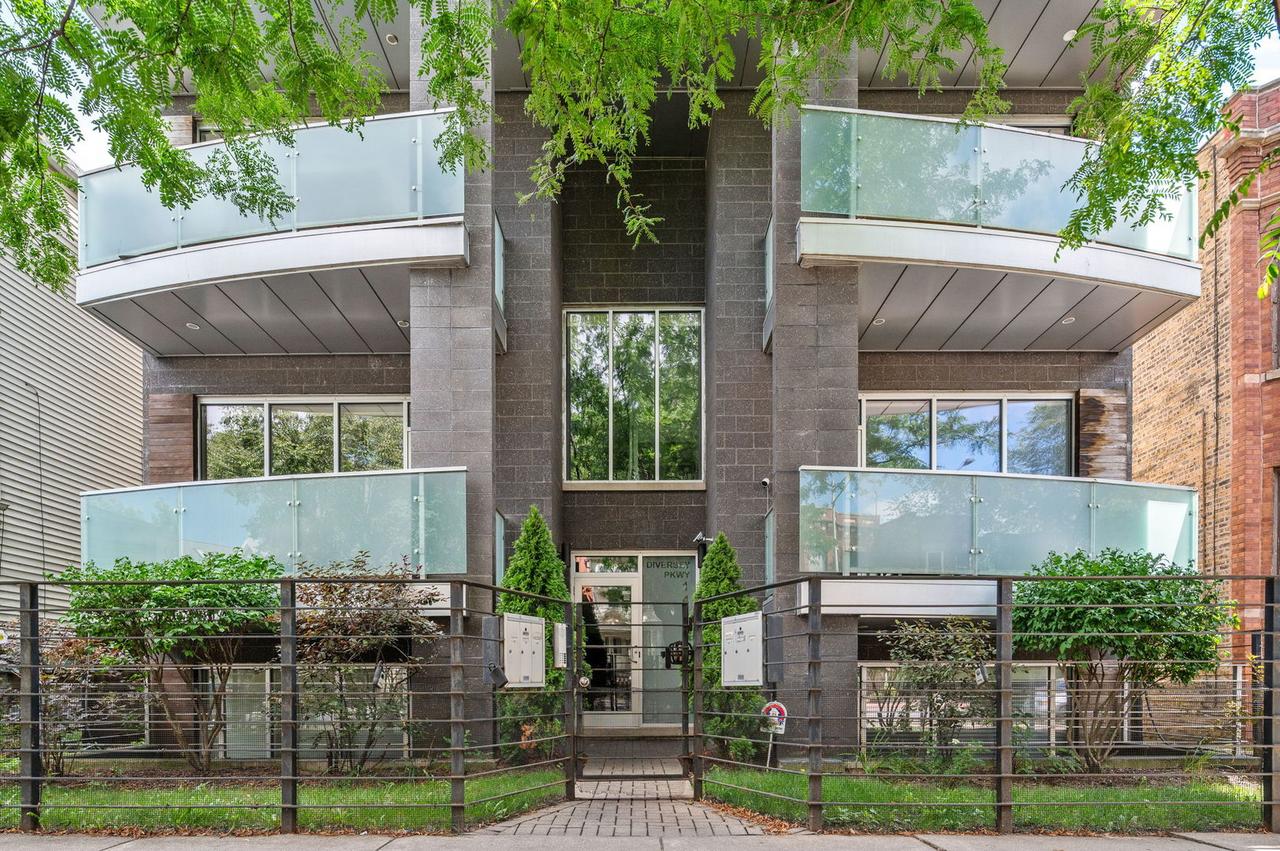 1437 W Diversey Pkwy. #1E, Chicago, IL 60614