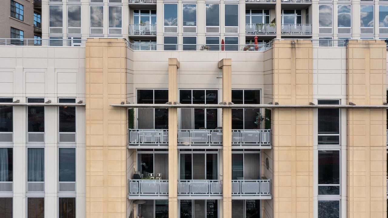 720 N Larrabee St. #604, Chicago, IL 60654