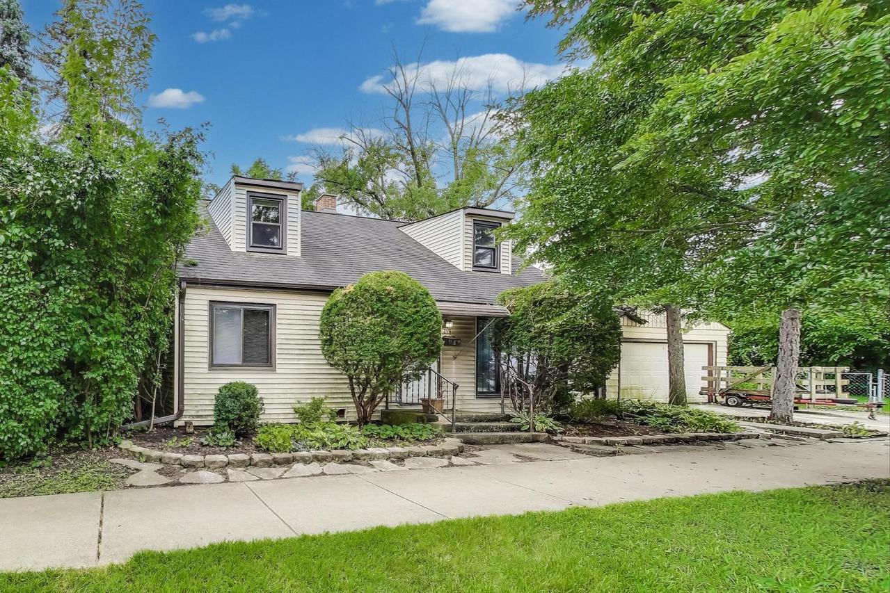 219 E Berkshire Ave., Lombard, IL 60148