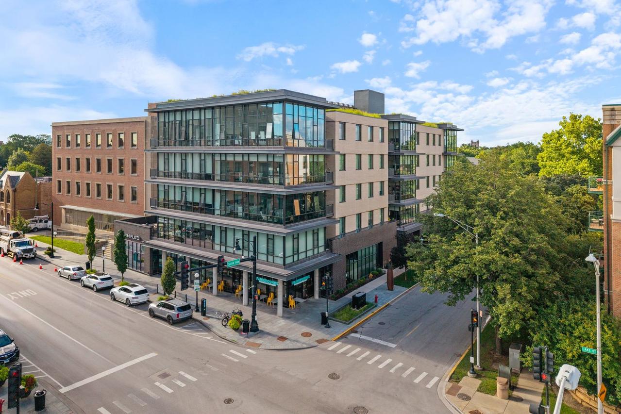147 N Euclid Ave. #205, Oak Park, IL 60302