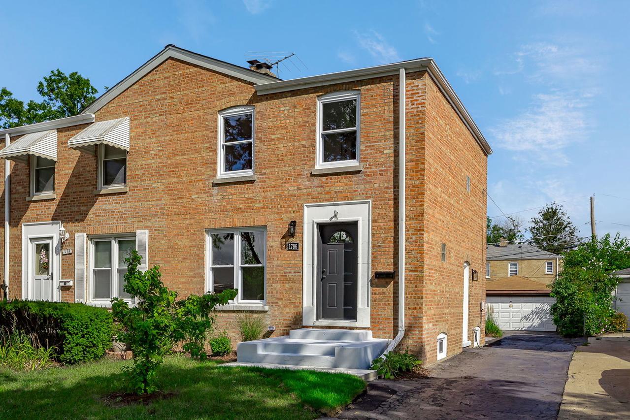 1786 Howard Ave., Des Plaines, IL 60018