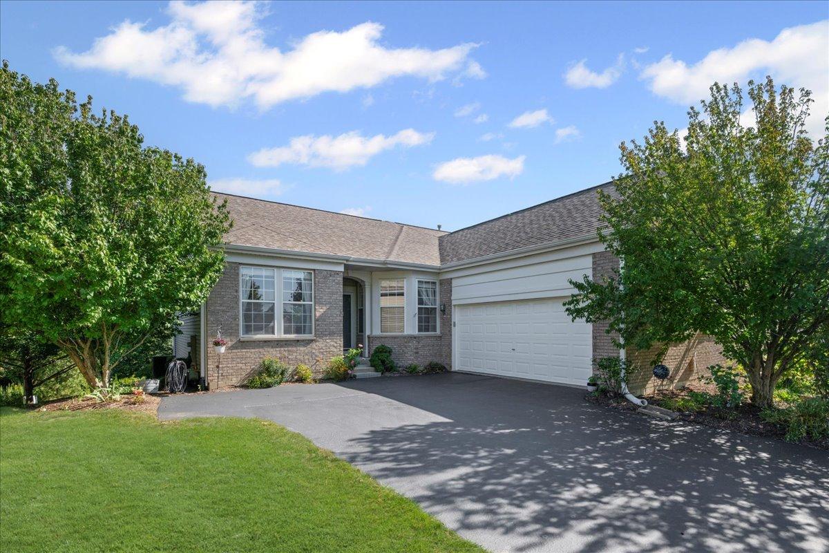 2622 Chesire Ct., West Dundee, IL 60118