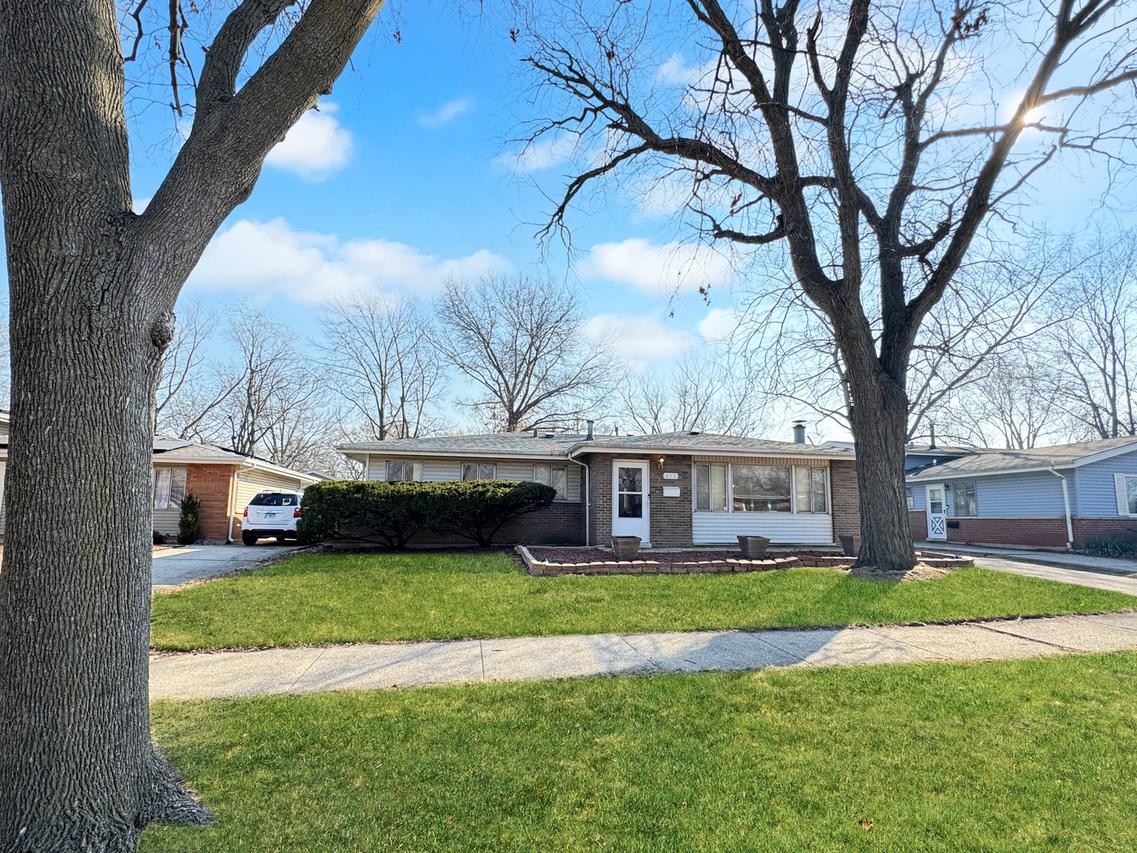 413 Illinois St., Park Forest, IL 60466