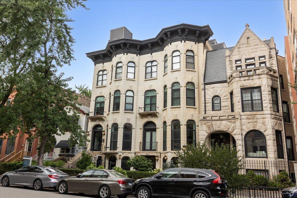 1528 W Monroe St. #200, Chicago, IL 60607