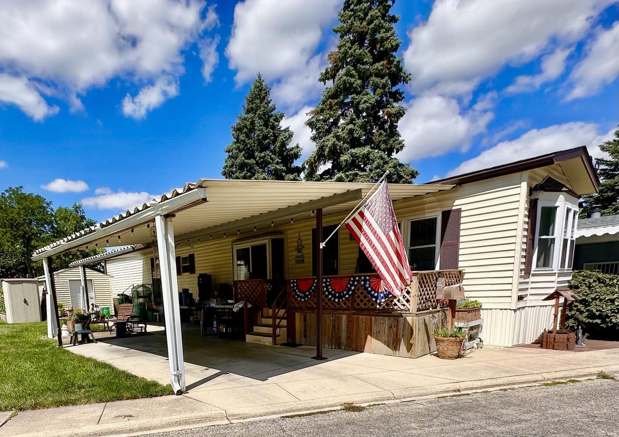 1336 Douglas Ave. #13, Montgomery, IL 60538