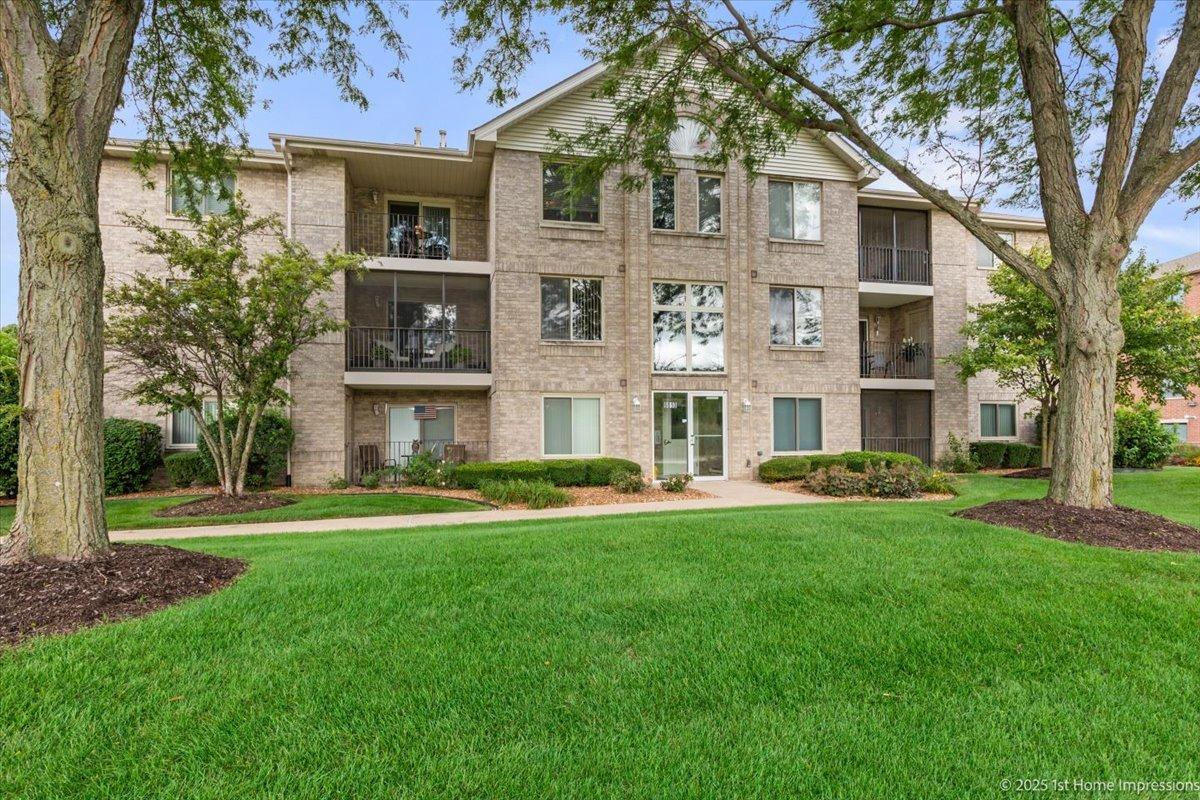 6810 Ridge Point Dr. #1B, Oak Forest, IL 60452
