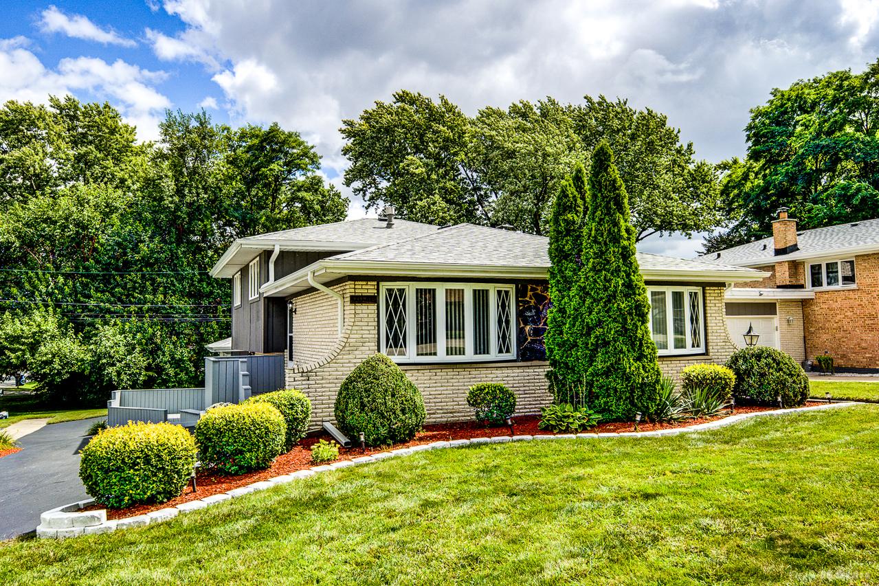 11601 S Lawler Ave., Alsip, IL 60803