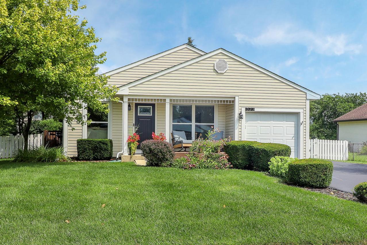 323 Danbury Dr., Naperville, IL 60565