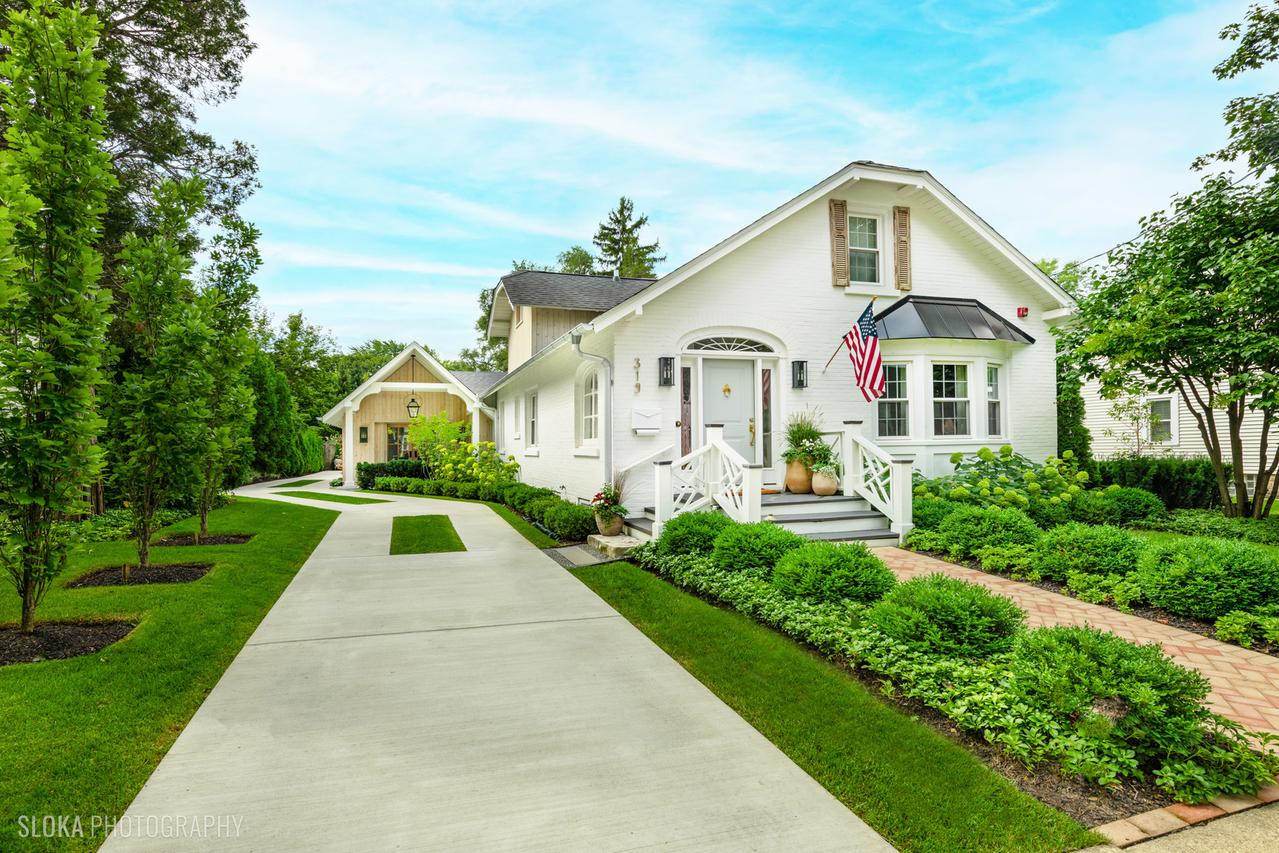 319 W Lake St., Barrington, IL 60010