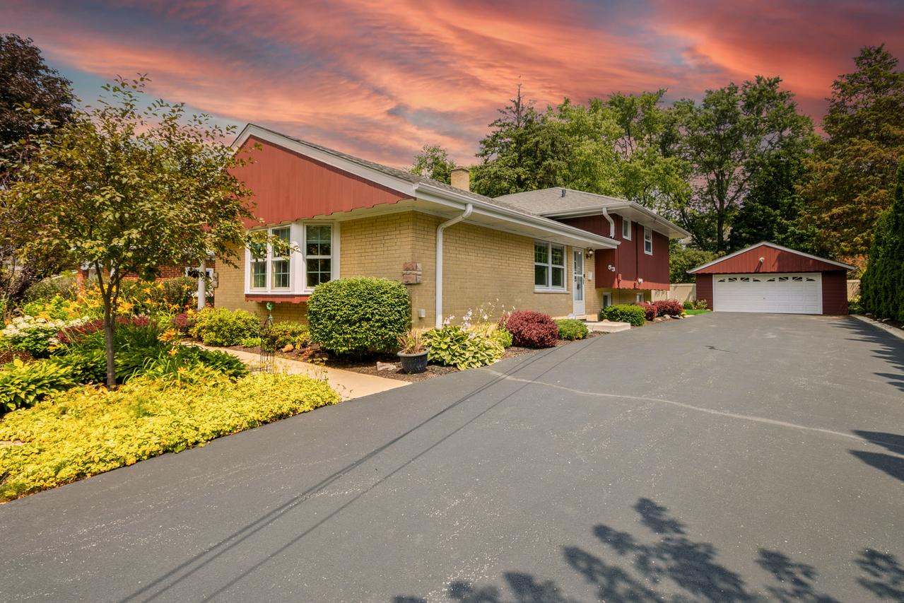 53 N Main St., Glen Ellyn, IL 60137