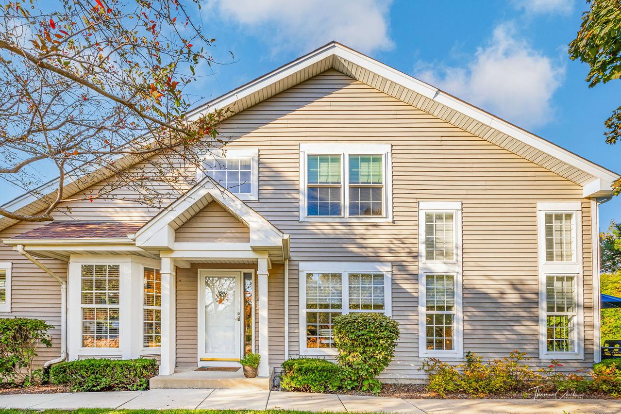 943 Willow St., Itasca, IL 60143
