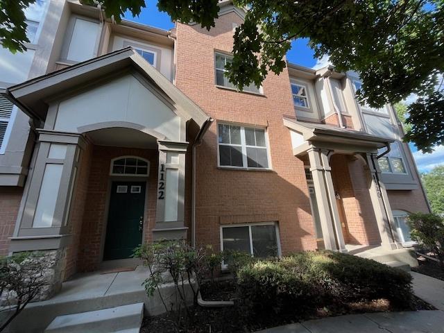 1122 N Claremont Dr., Palatine, IL 60074