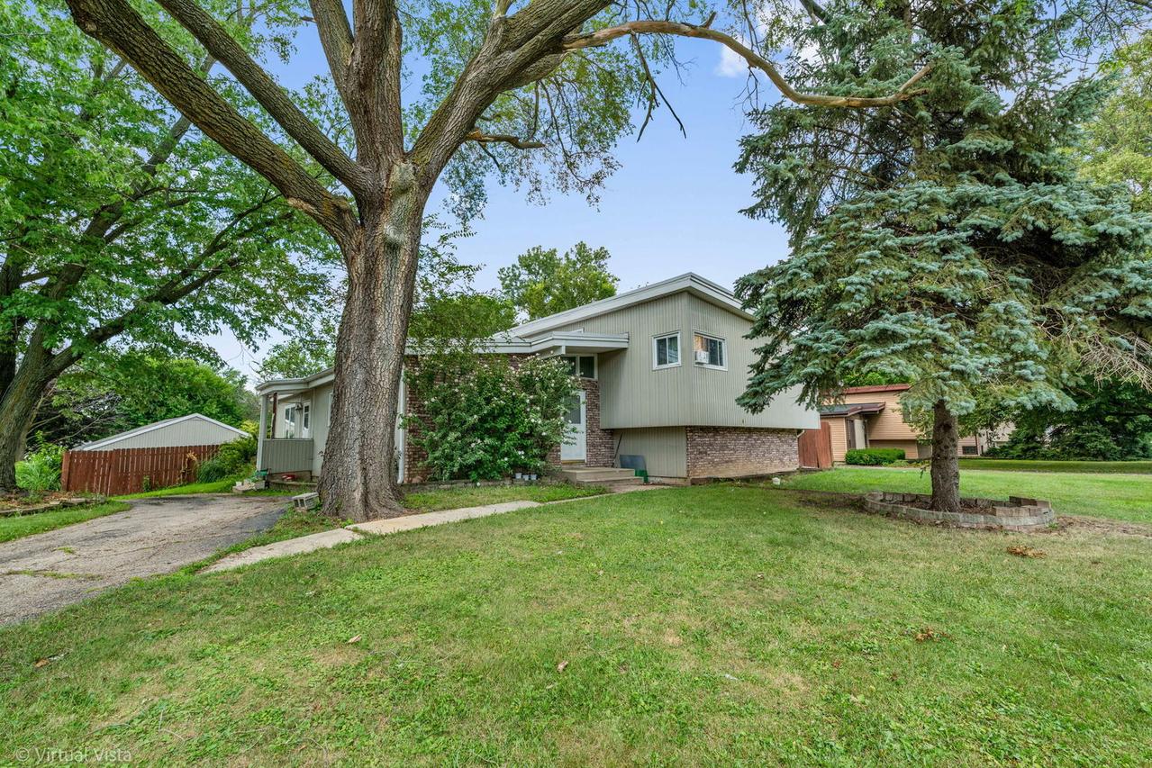 1506 Glen Ellyn Rd., Glendale Heights, IL 60139