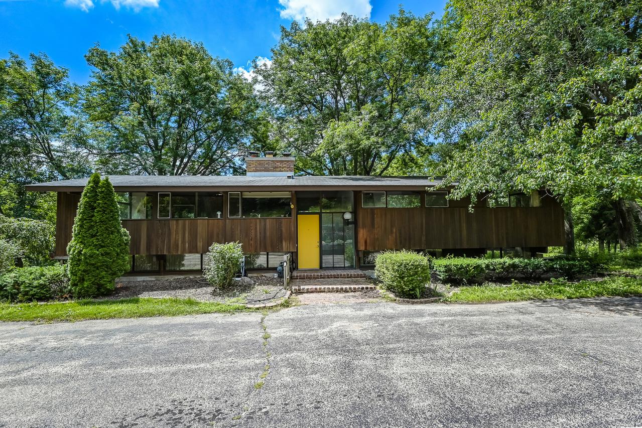 16W340 97th St., Burr Ridge, IL 60527