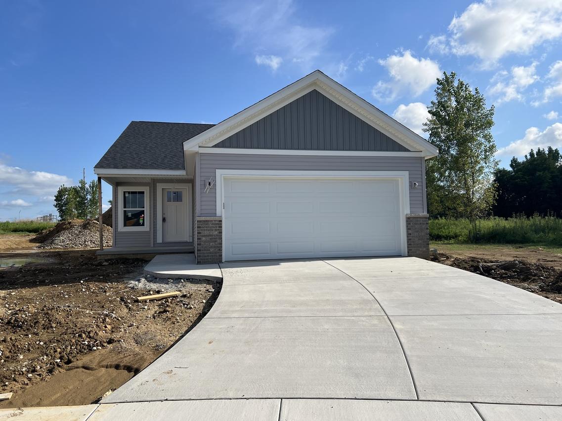 14 Eric Ct., Bloomington, IL 61705