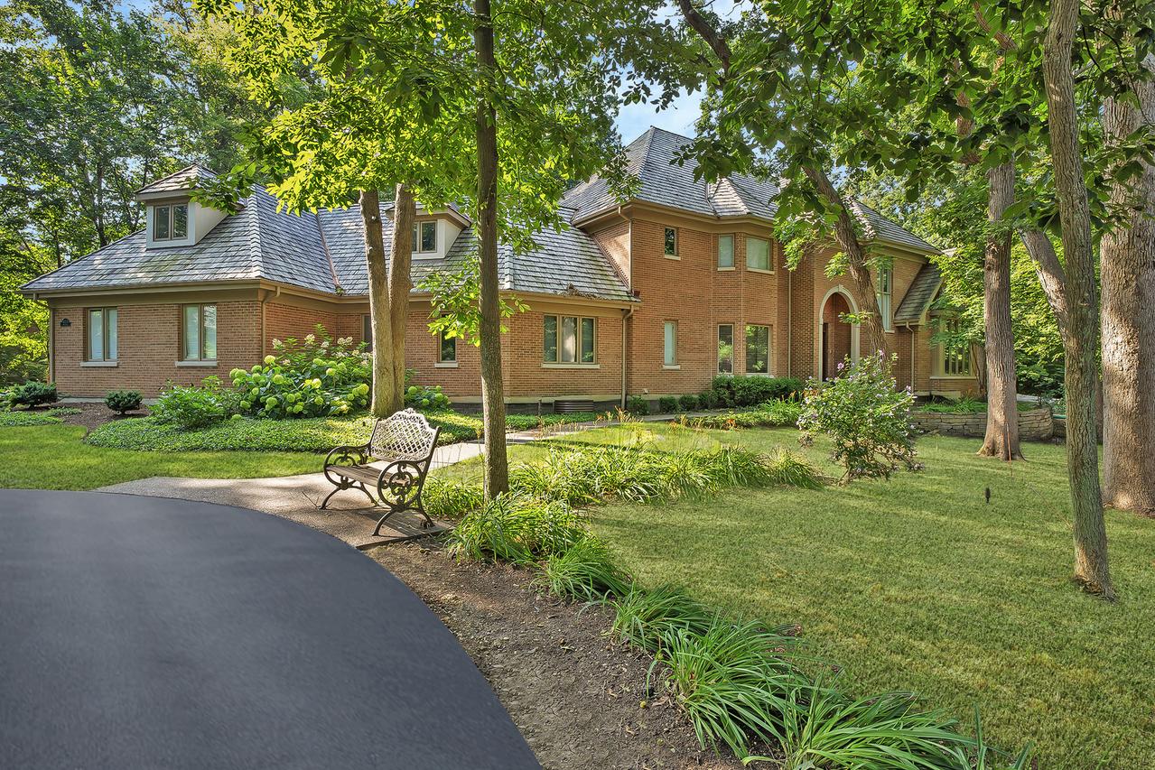 4723 Wellington Dr., Long Grove, IL 60047