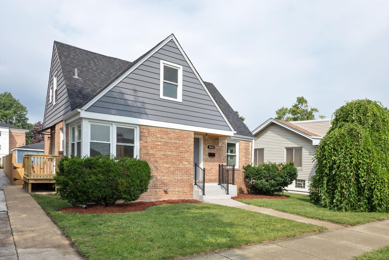 1942 S 15th Ave., Broadview, IL 60155