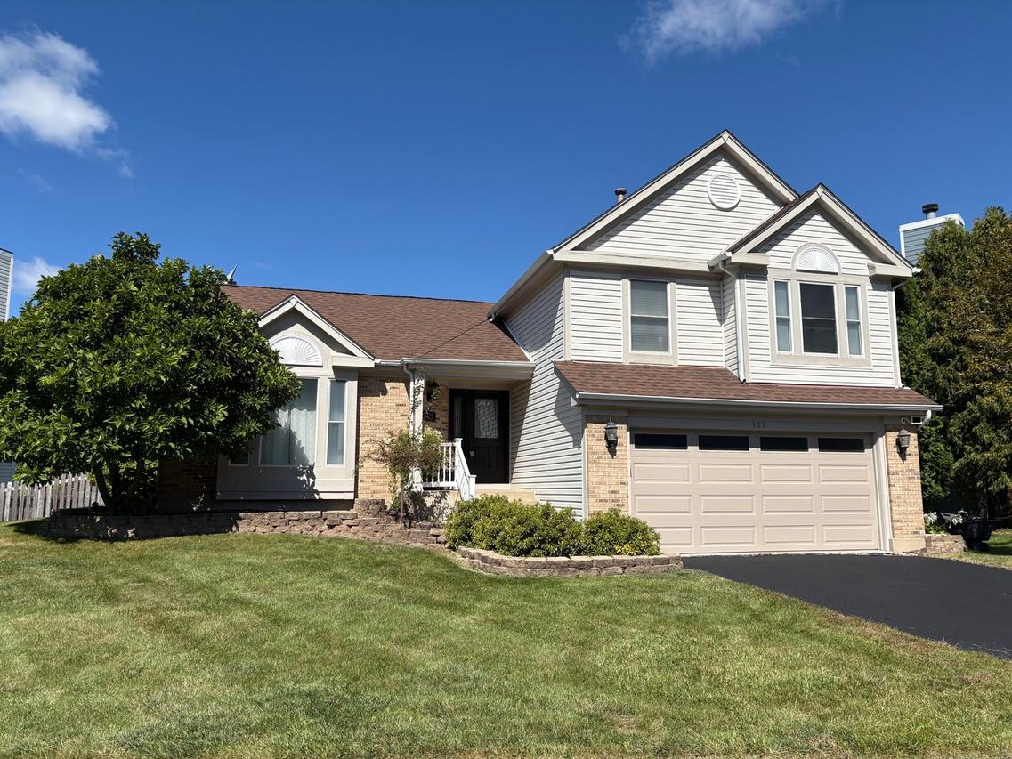 325 Meadow Lakes Blvd., Aurora, IL 60504