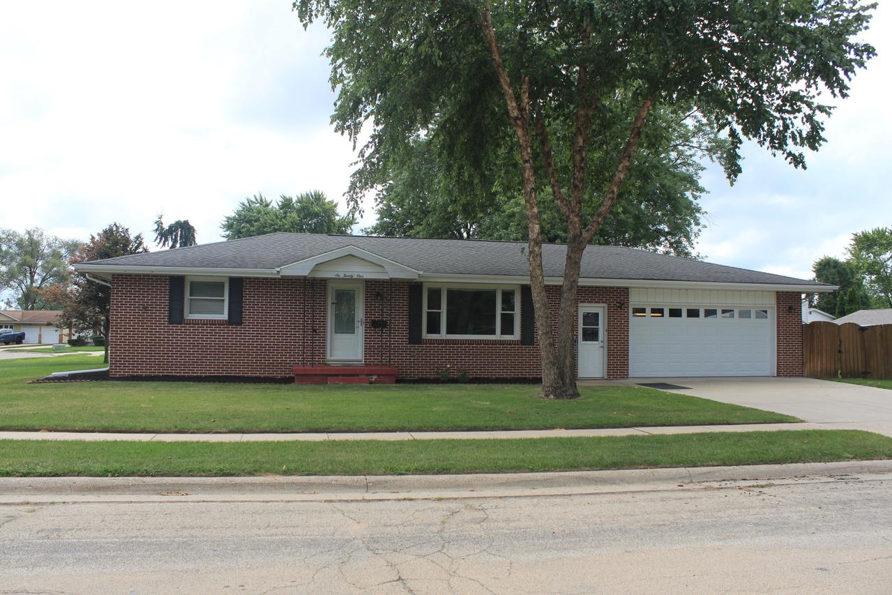 621 W 13th St., Rock Falls, IL 61071