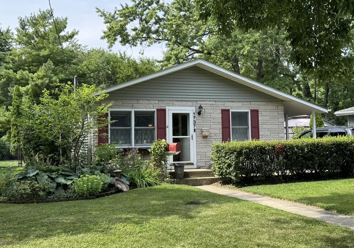 1737 Seaman Ave., Dekalb, IL 60115