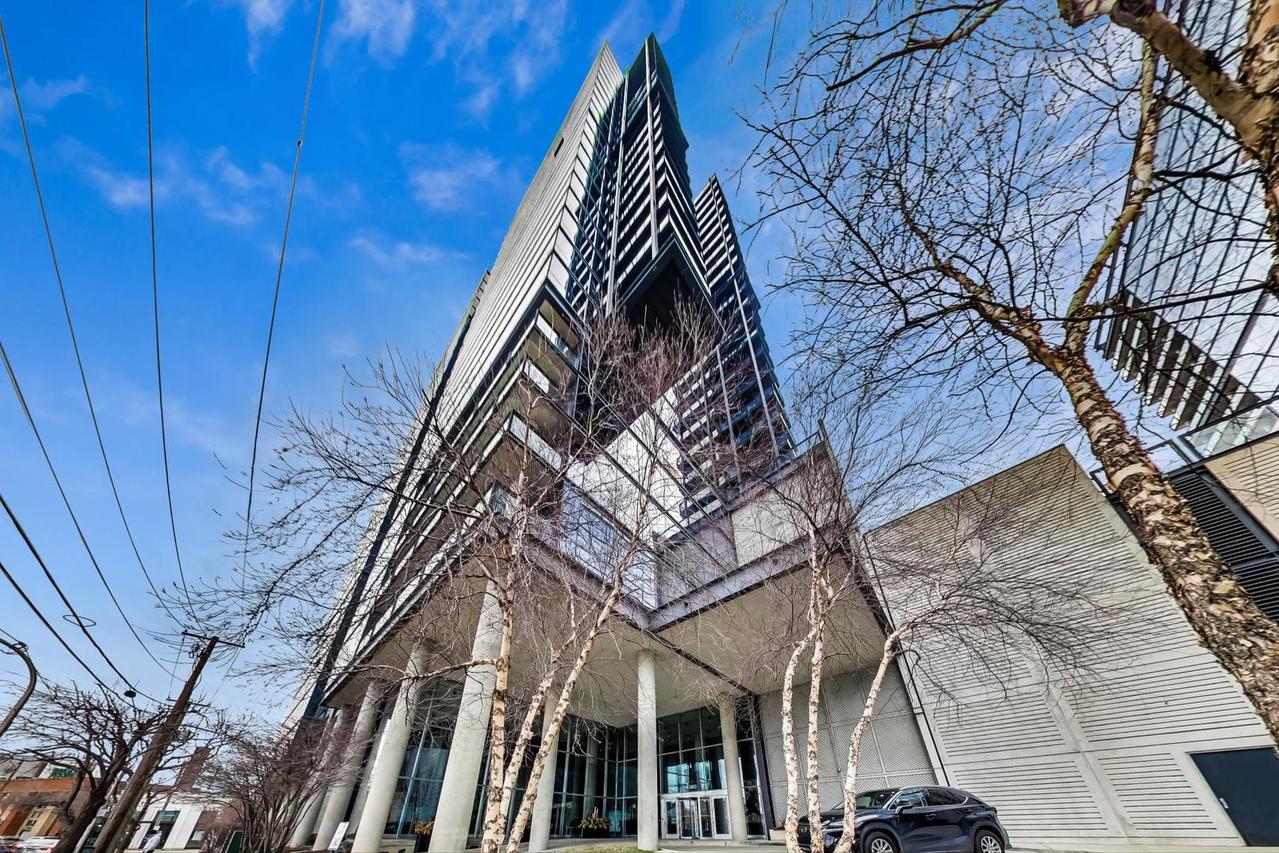 860 W Blackhawk St. #907, Chicago, IL 60642