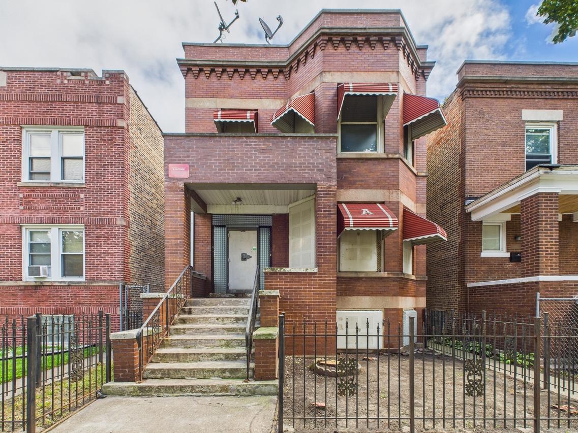 6917 S Indiana Ave., Chicago, IL 60637