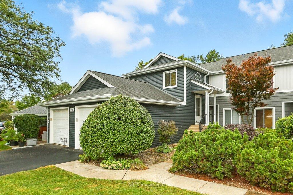 2486 Brunswick Cir. #A2, Woodridge, IL 60517