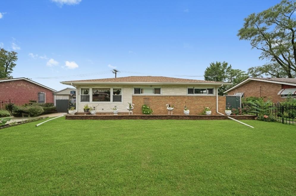 3048 Sherwood Ave., Markham, IL 60428