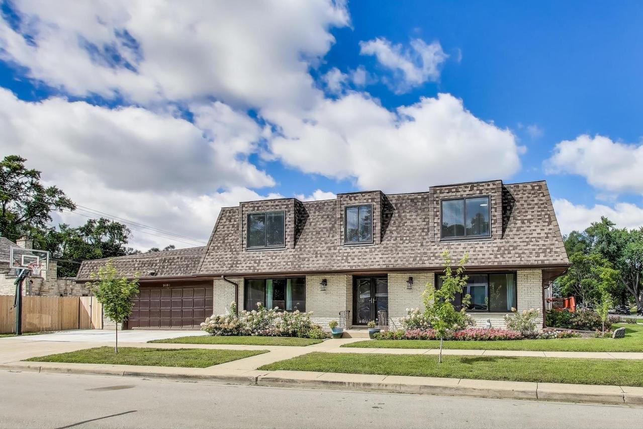 2100 N 77th Ct., Elmwood Park, IL 60707