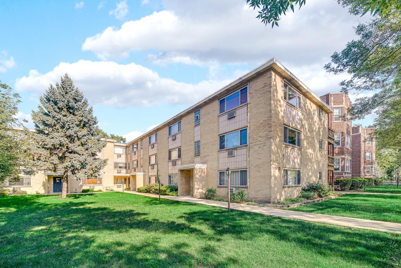 7019 N Ridge Blvd. #3B, Chicago, IL 60645