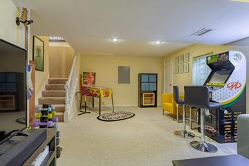 1965 N Jamestown Dr., Palatine, IL 60074