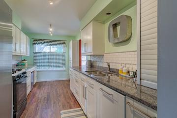 1965 N Jamestown Dr., Palatine, IL 60074