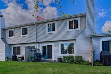 1965 N Jamestown Dr., Palatine, IL 60074