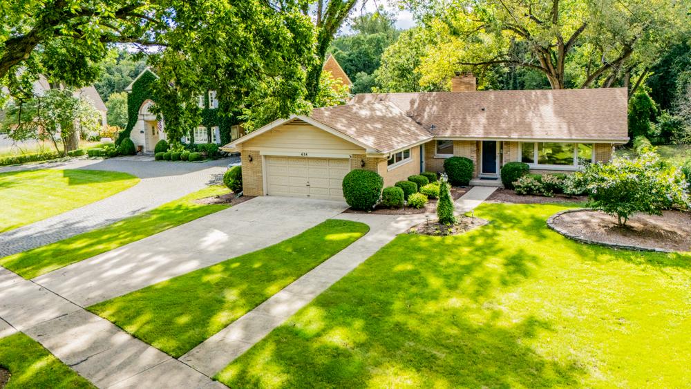 638 N Edgewood Ave., La Grange Park, IL 60526