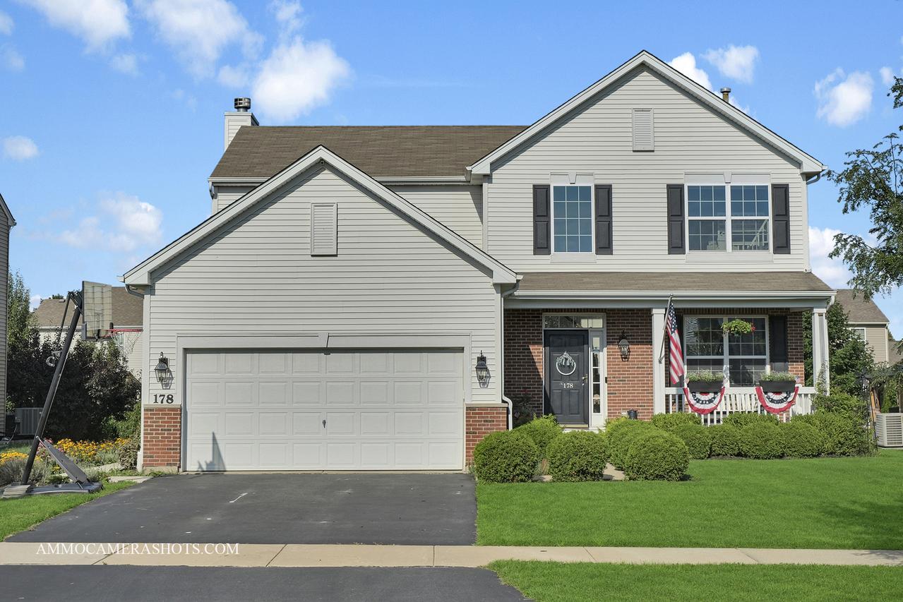 178 Easton Dr., Gilberts, IL 60136