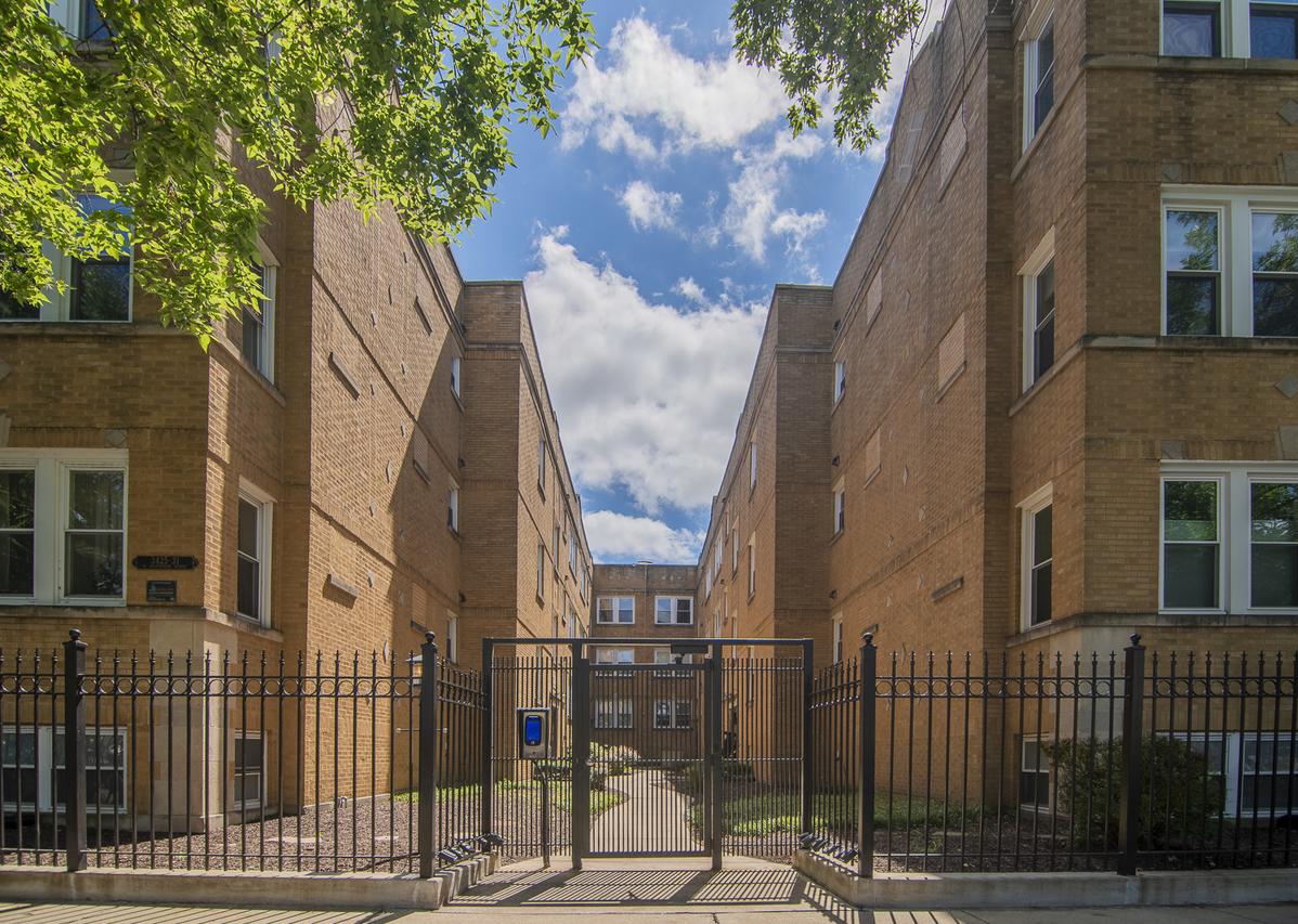 3427 W Shakespeare Ave. #2B, Chicago, IL 60647