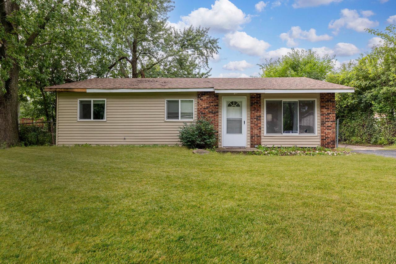 219 Monterey Dr., Bolingbrook, IL 60440