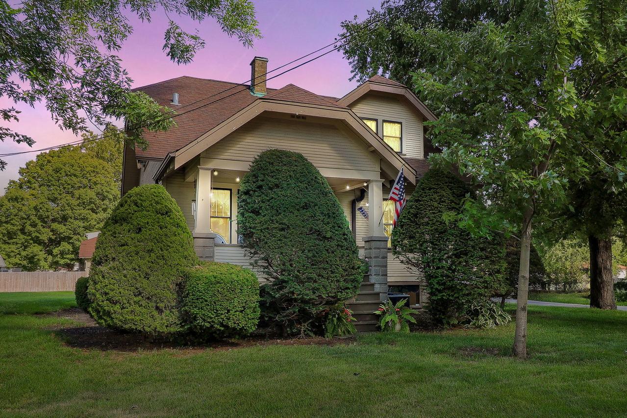 16445 S South Park Ave., South Holland, IL 60473